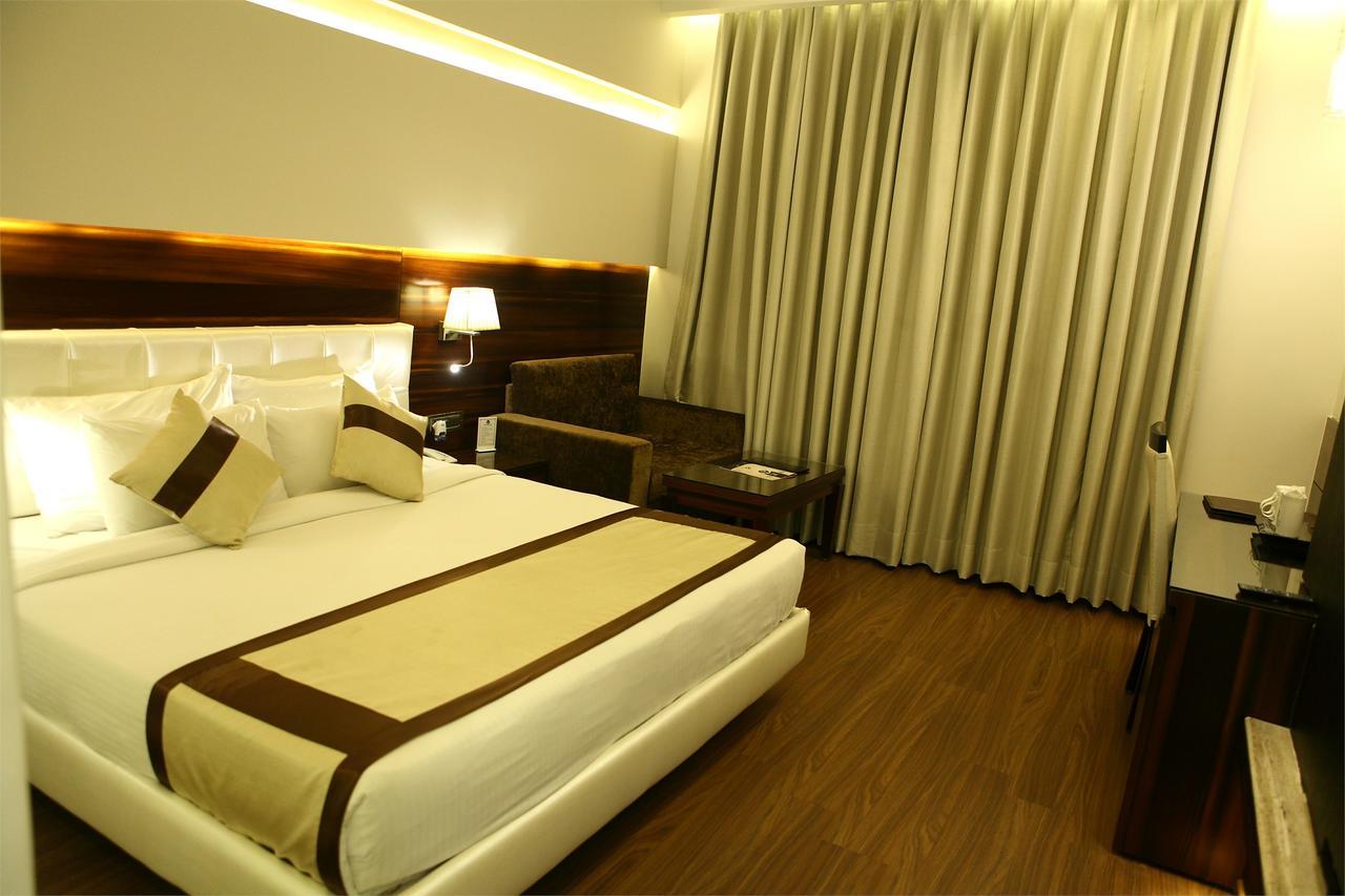 Viceroy Inn Dehradun Exterior photo
